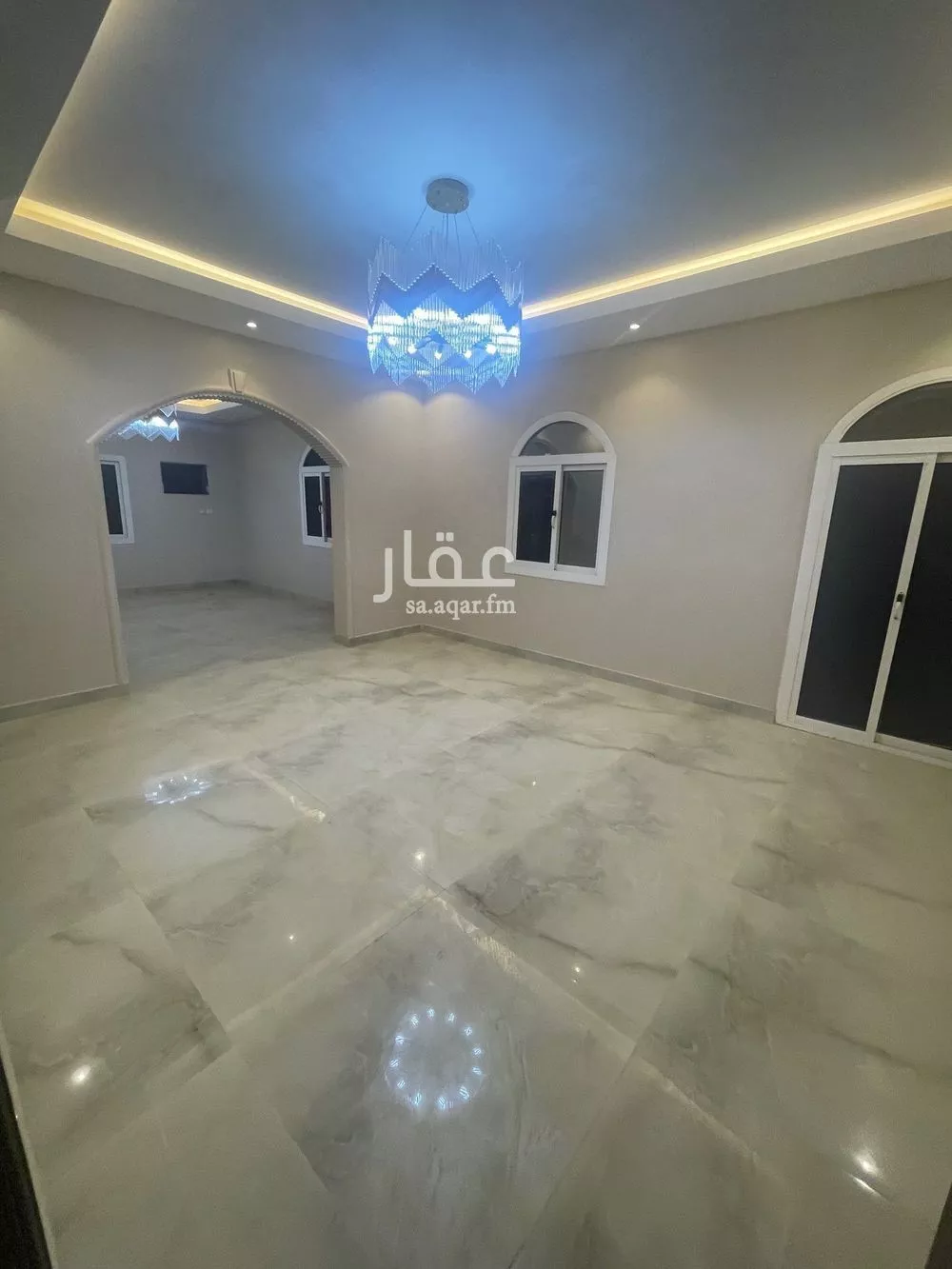 شقة 6 غرف في الواحة 3