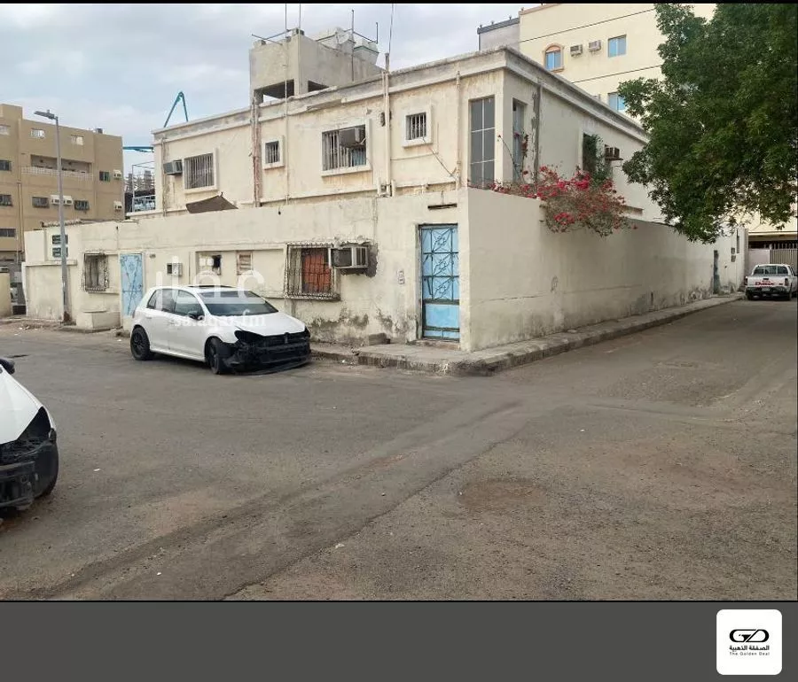 أرض 623 م² في العزيزية 2