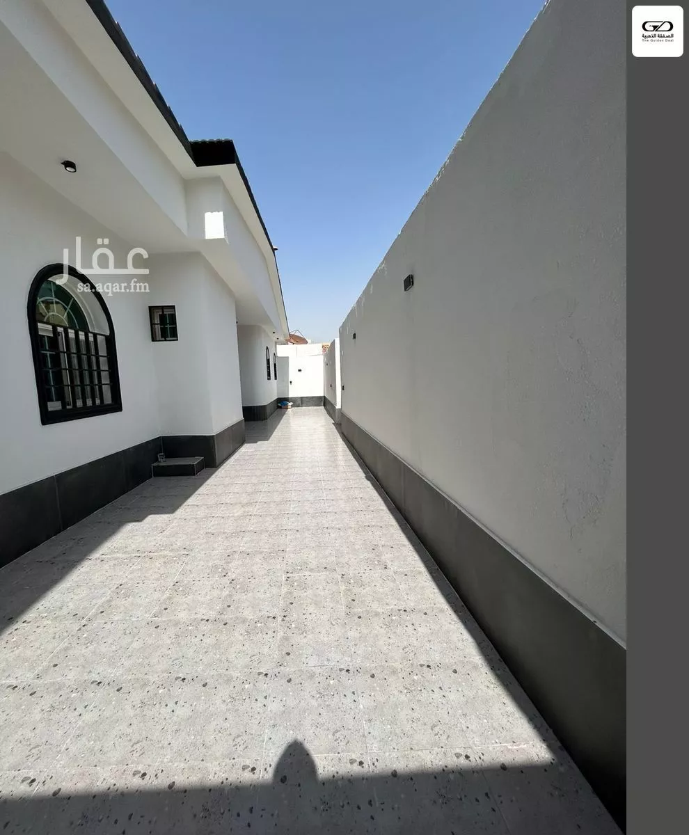 فيلا 12 غرف في البساتين 2