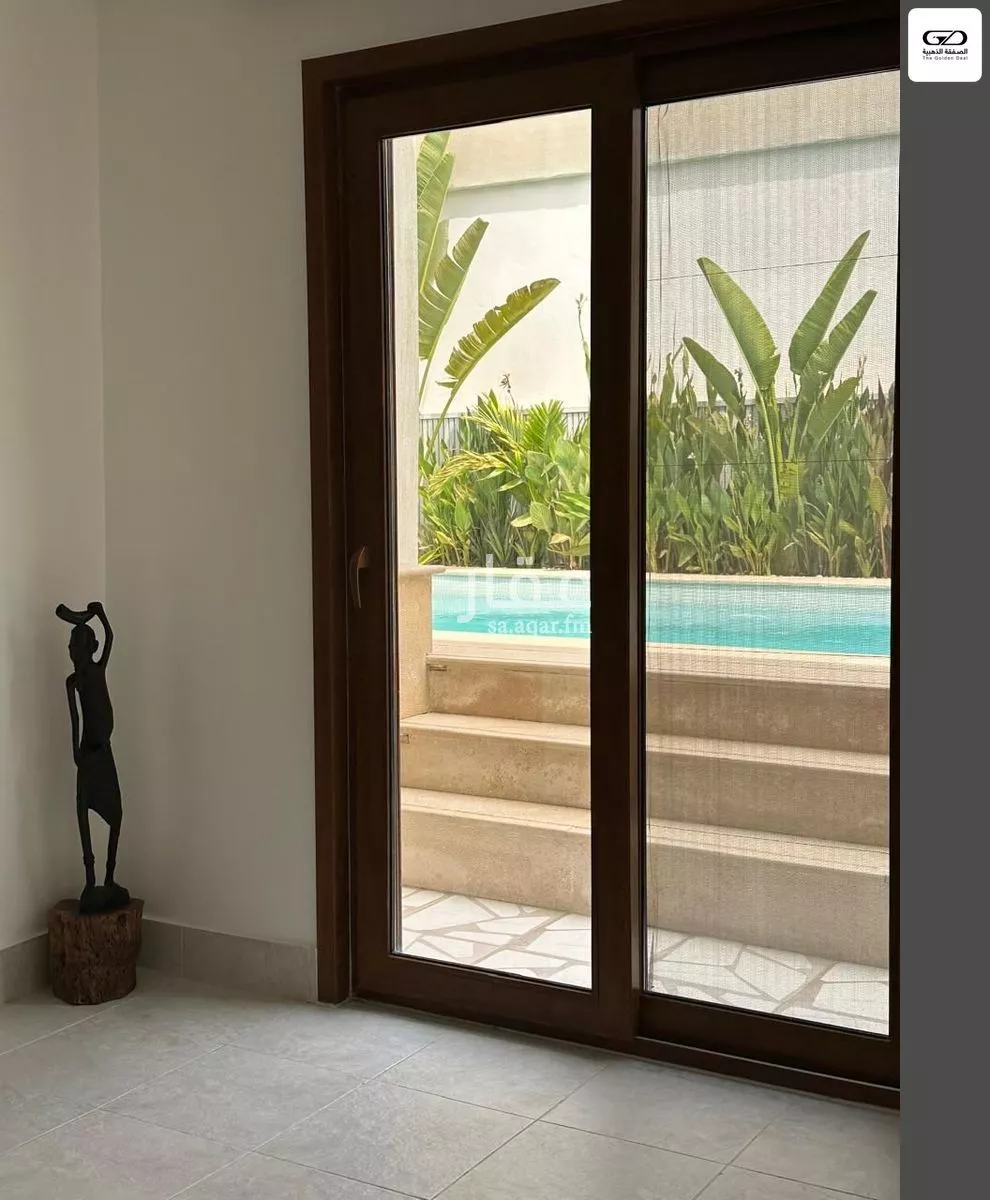 8 bedroom villa in Al Yaqout 3