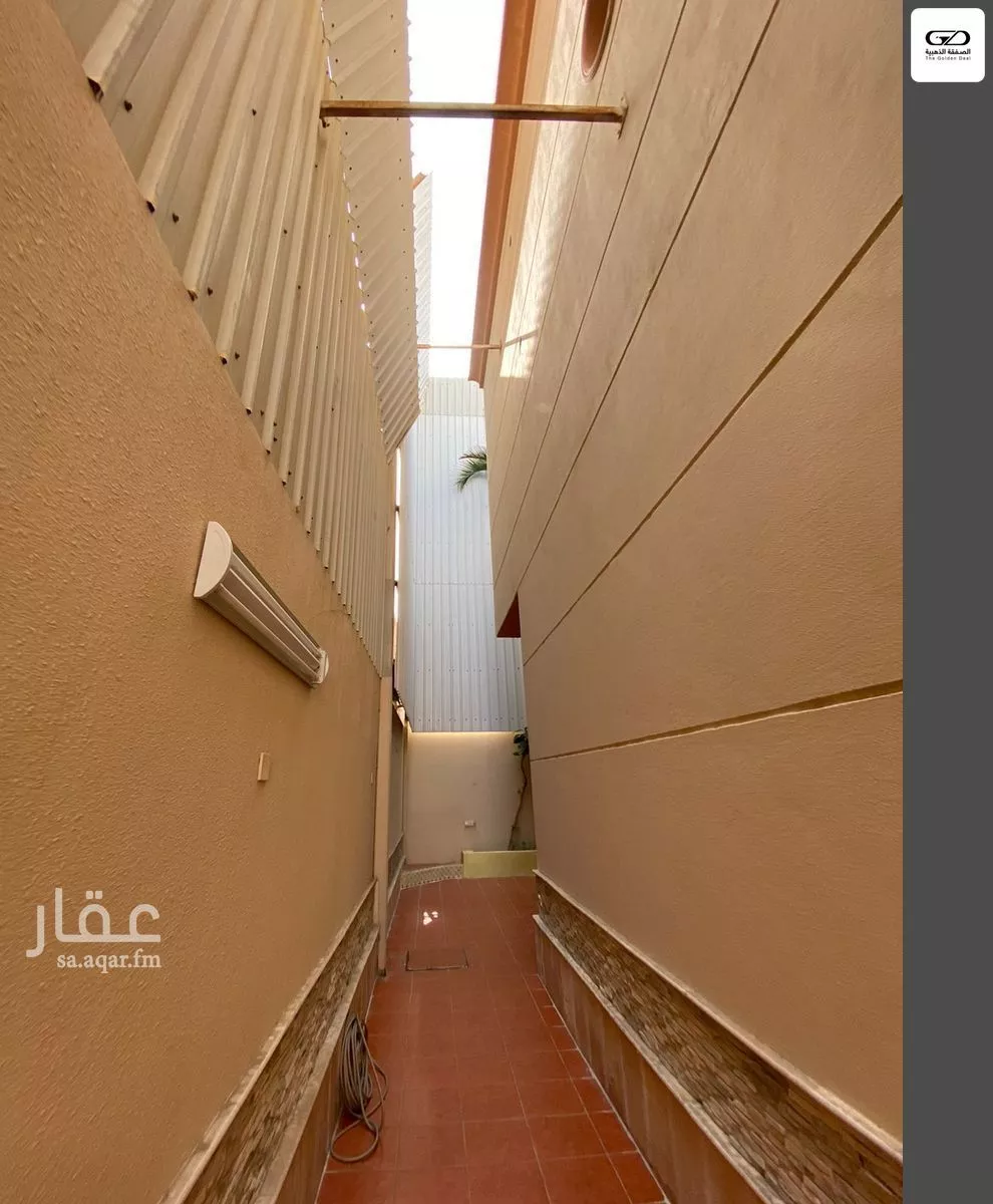 فيلا 6 غرف في النعيم 5