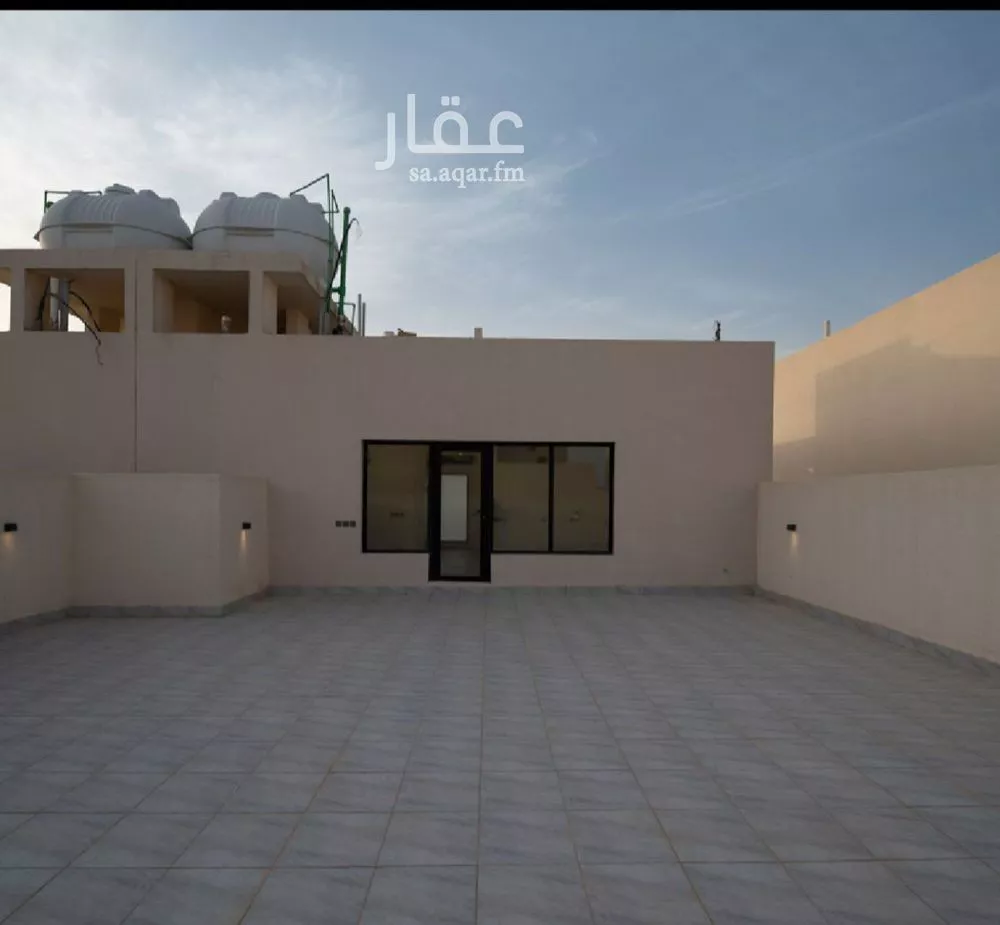 4 bedroom floor in Irqah 5