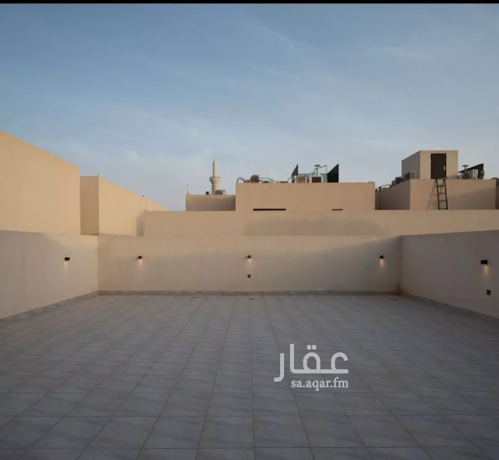 4 bedroom floor in Irqah 3