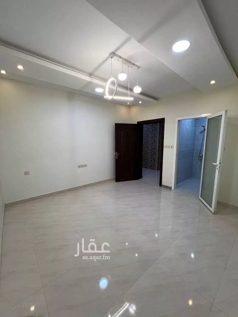 شقة 4 غرف في ضاحية الملك فهد 5