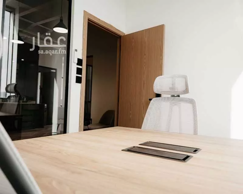 مكتب 12 م² في العليا 5