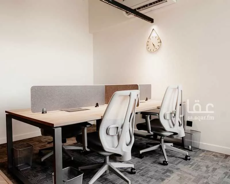 مكتب 8 م² في العليا 4