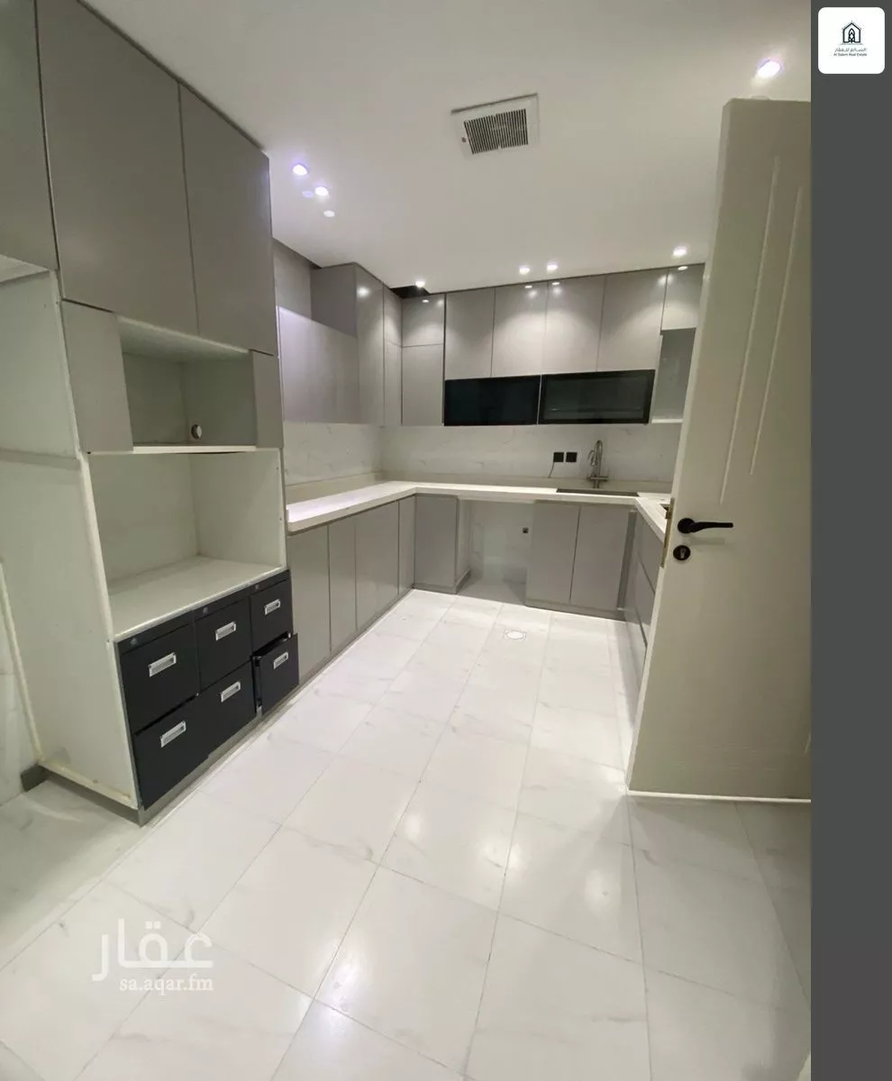 5 bedroom apartment in Dhahrat Laban 2
