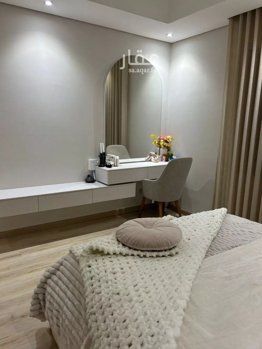 فيلا 6 غرف في النرجس 4