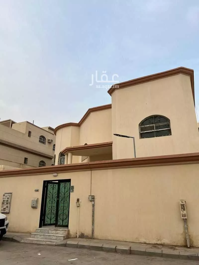 6 bedroom villa in Al Yarmouk 3