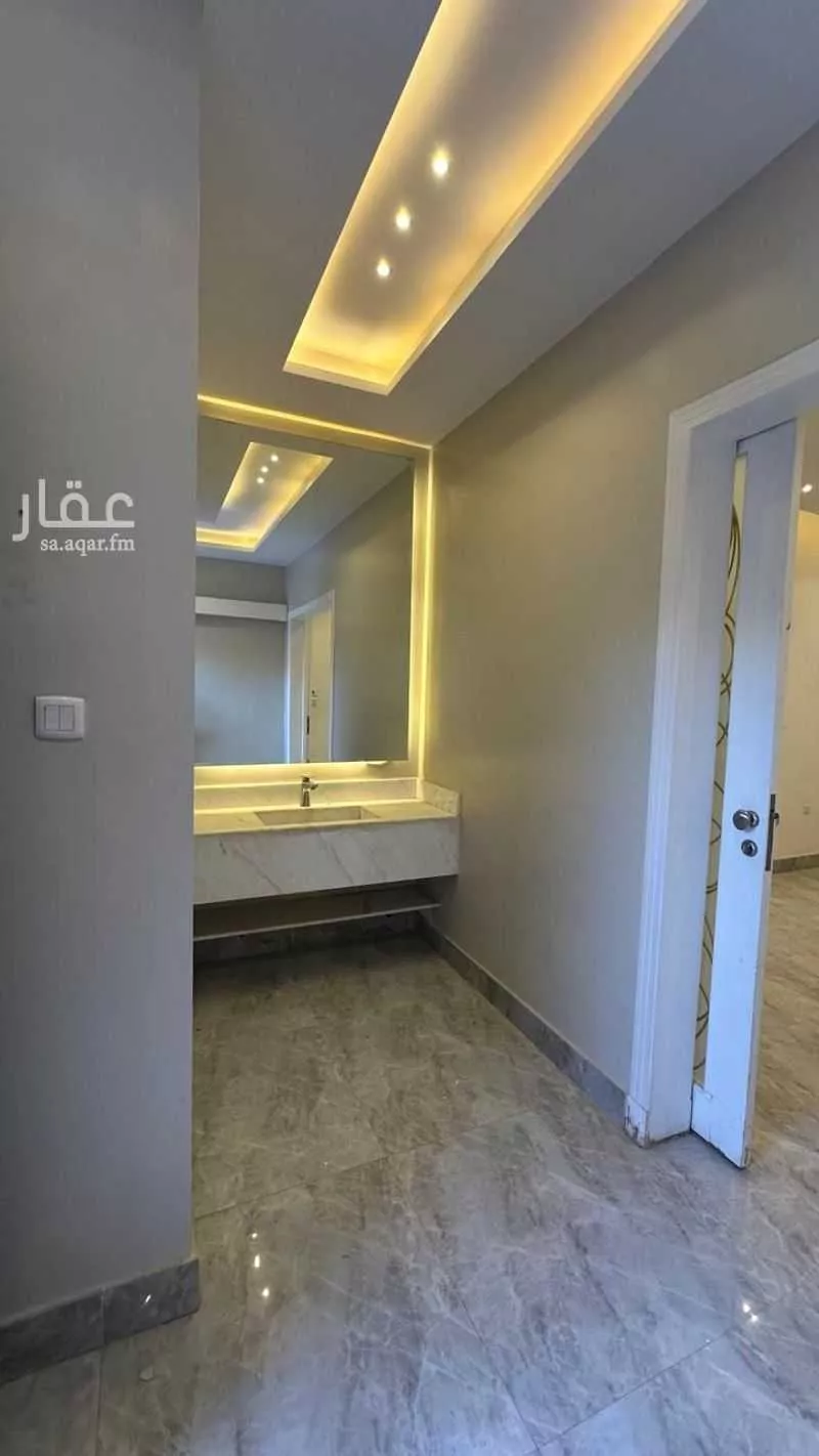8 bedroom villa in Al Aridh 4
