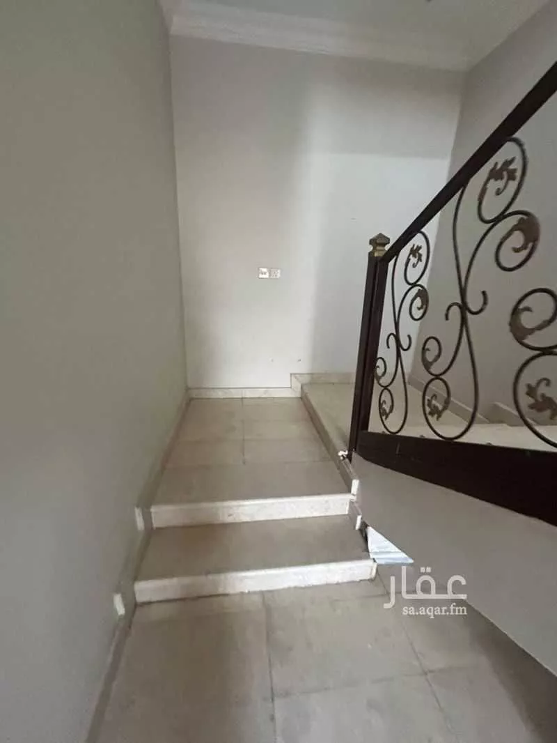 دور 4 غرف في العارض 4