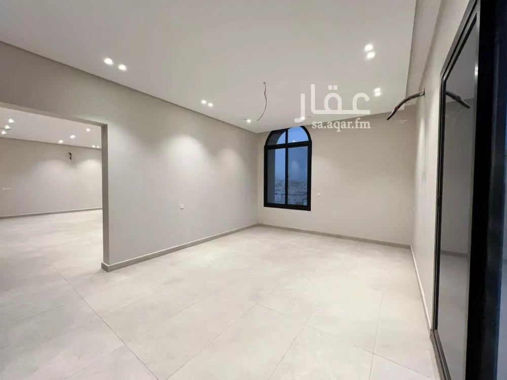 شقة 5 غرف في الروضة 2