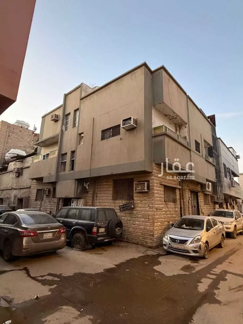 عمارة 130 م² في الخالدية 3