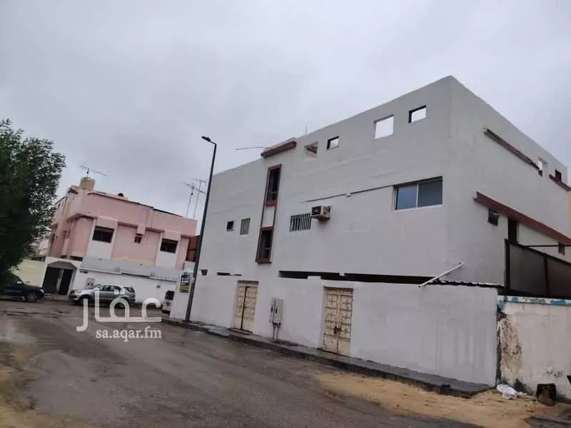 عمارة 255 م² في القادسية 3