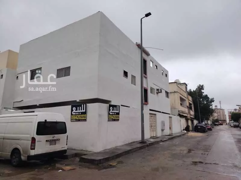 عمارة 255 م² في القادسية 4