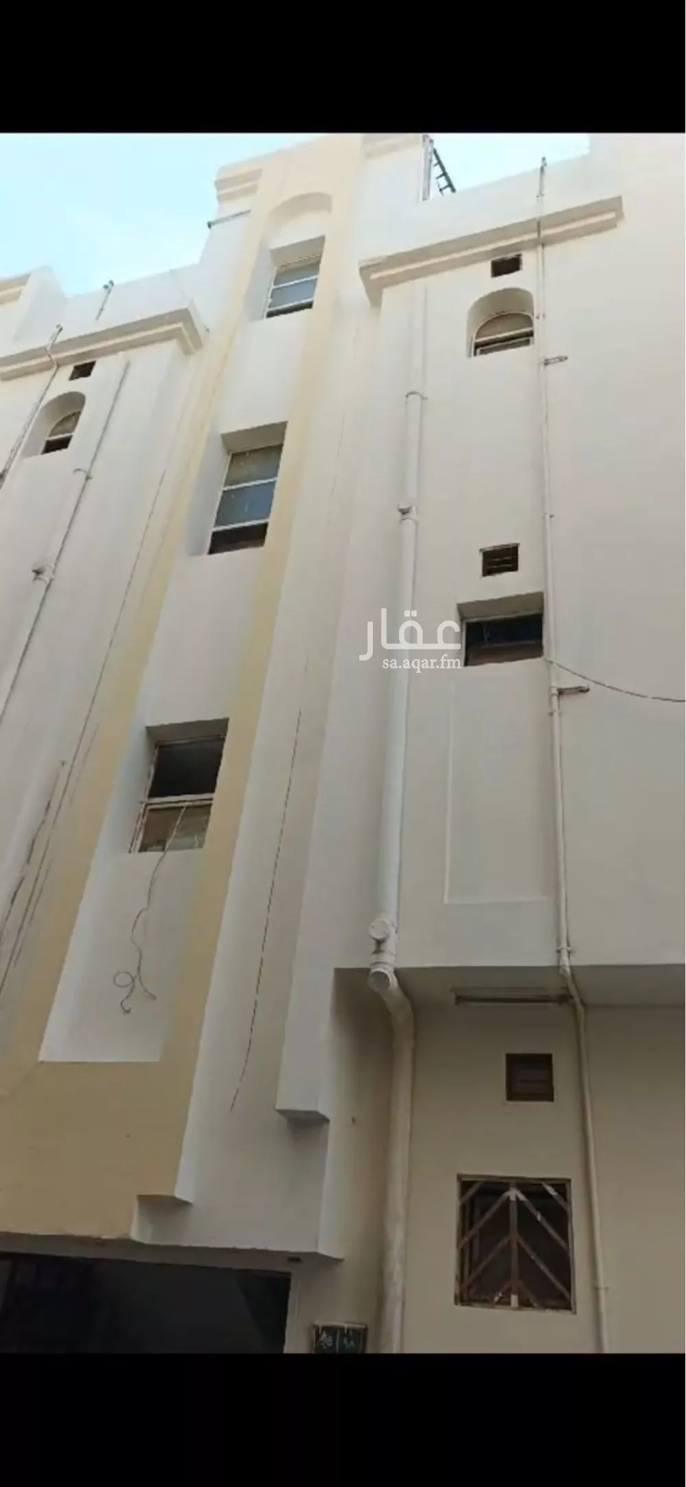 عمارة 325 م² في الخليج 4