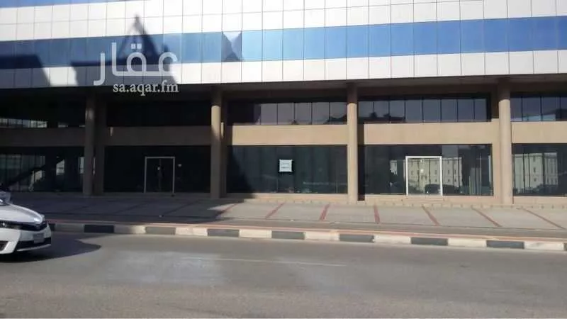 مكتب 1670 م² في العليا 4