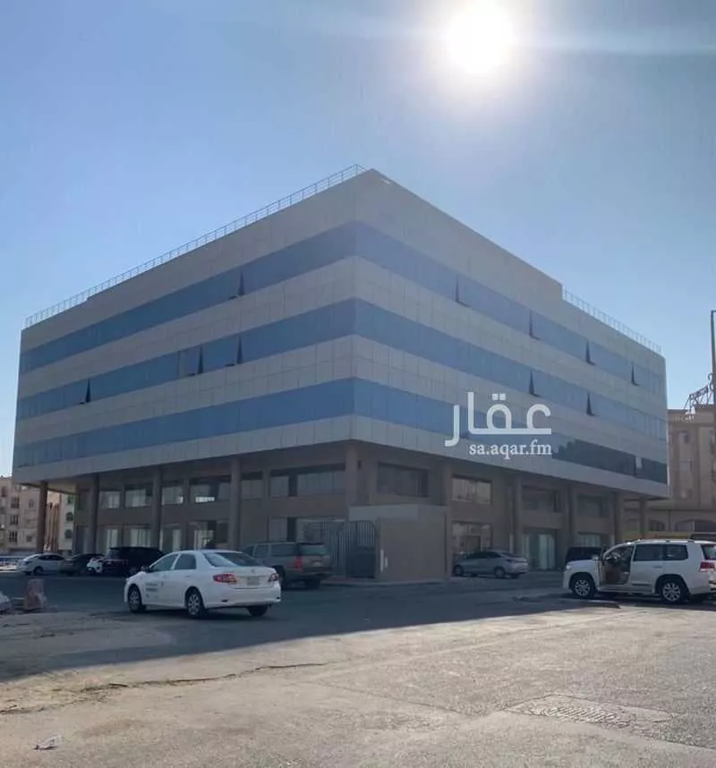 مكتب 1670 م² في العليا 1