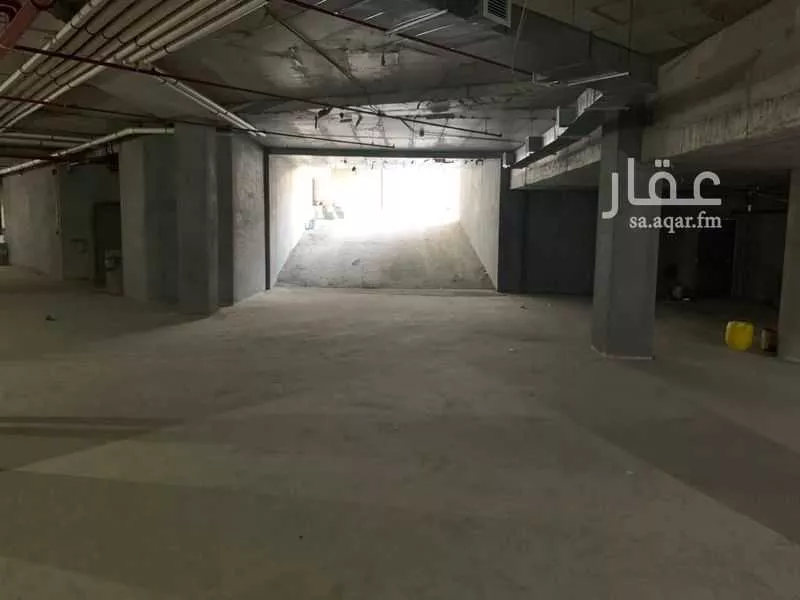 مكتب 1670 م² في العليا 5