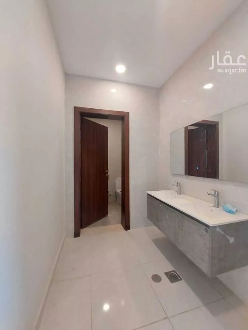 فيلا 7 غرف في الجنادرية 3