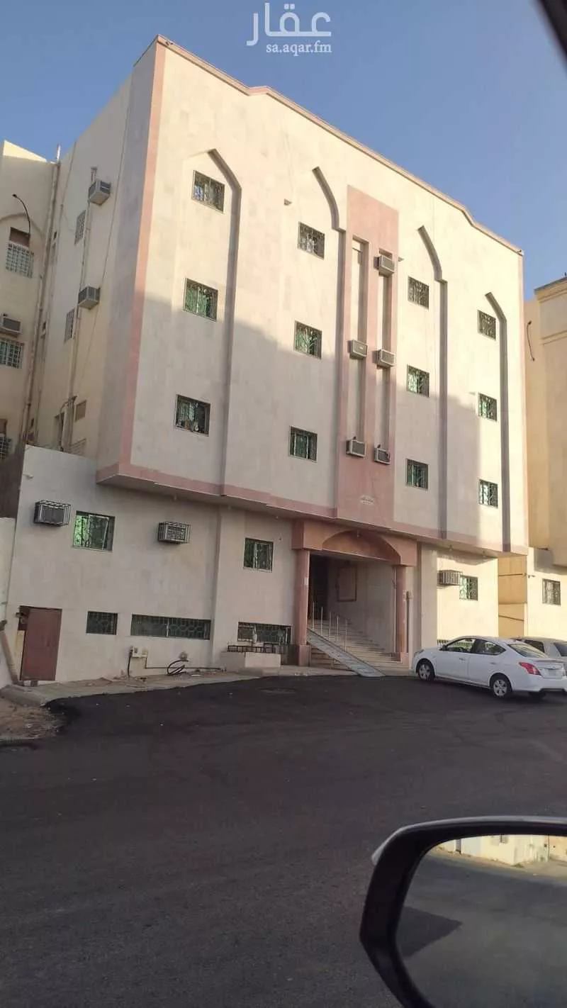 عمارة 645 م² في الظاهرة 1