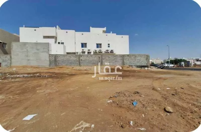 865 sqm land in As Salhiyah 2