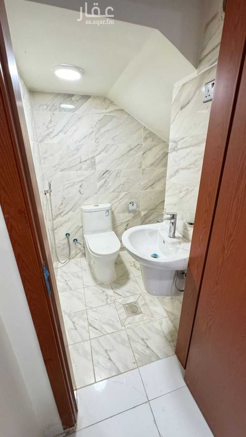 8 bedroom villa in Al Iskan Ash Shamali, Eastern Province 18