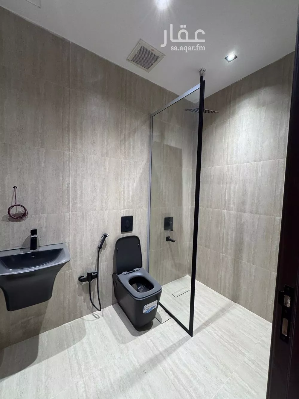 شقة 4 غرف في العارض 3