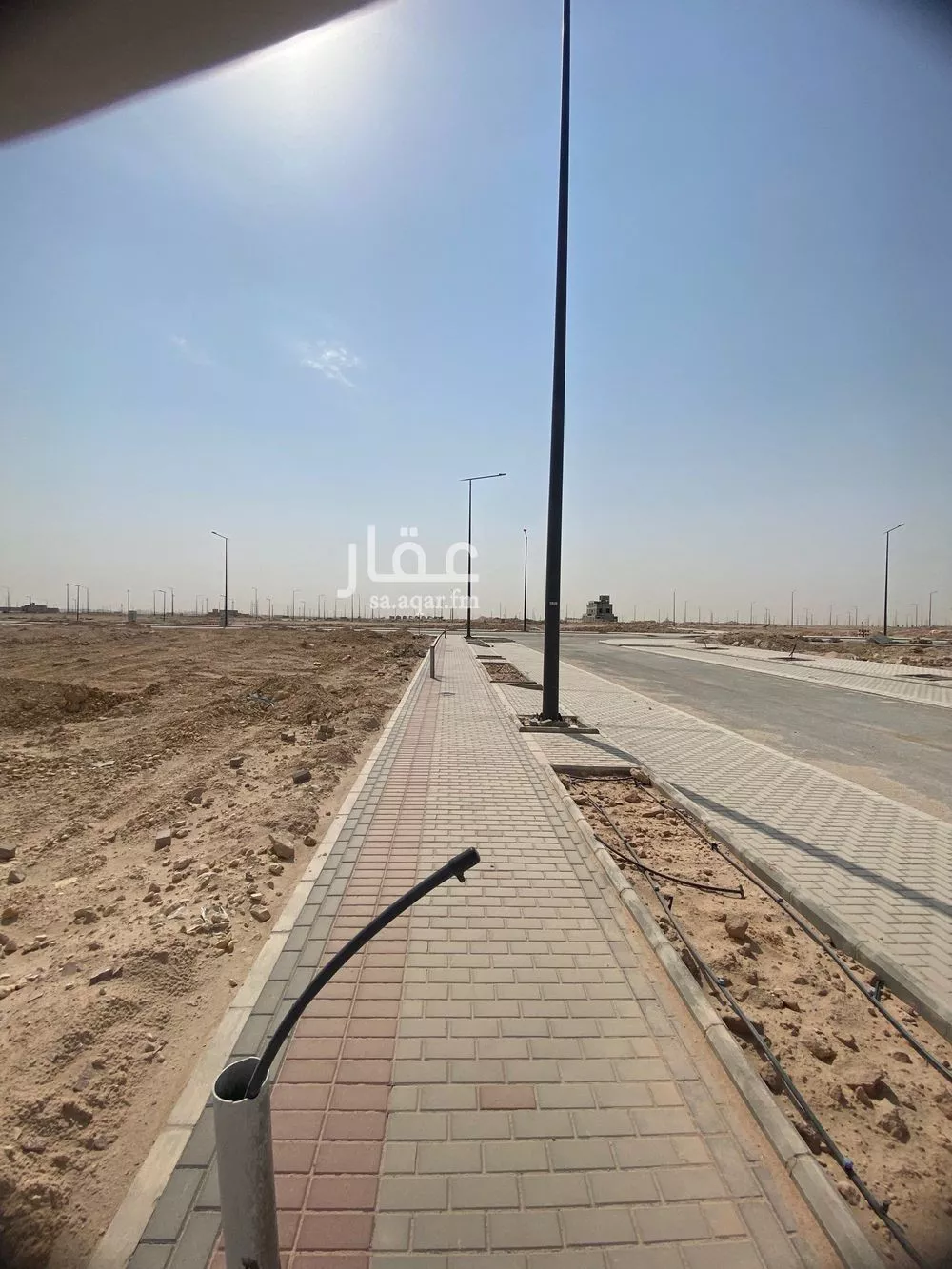 أرض 300 م² في الشرق 4