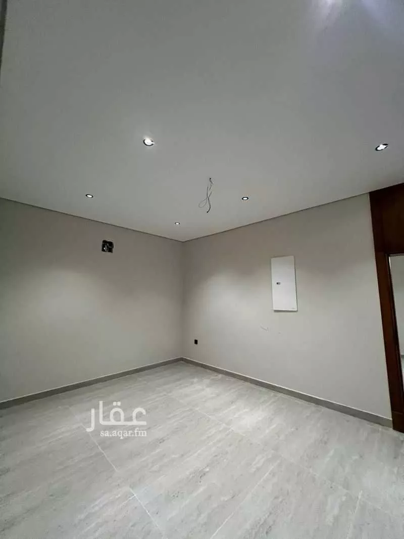 فيلا 8 غرف في الشراع 3