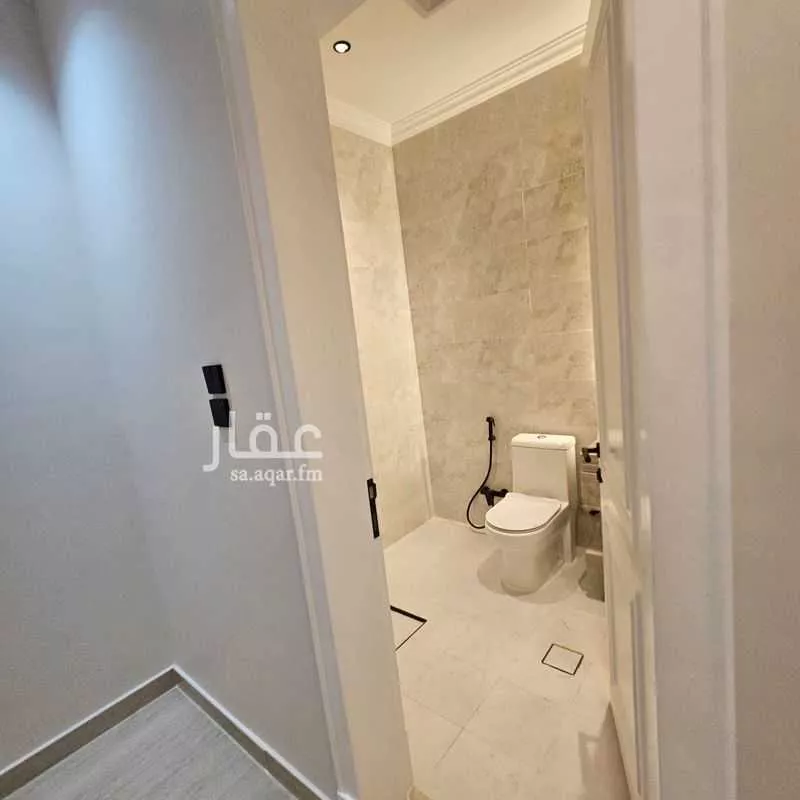 8 bedroom villa in Al Khuzama, Eastern Province 8