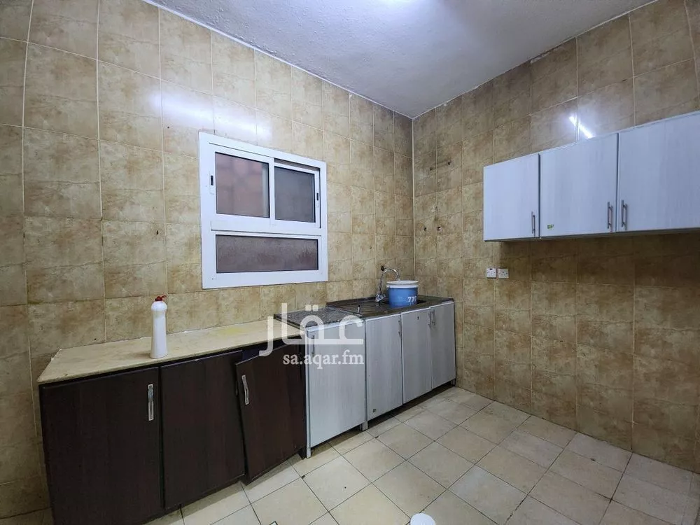 2 bedroom building in Al Yarmouk, Riyadh 4