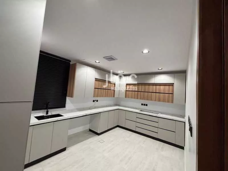 3 bedroom floor in Al Janadriyah 1