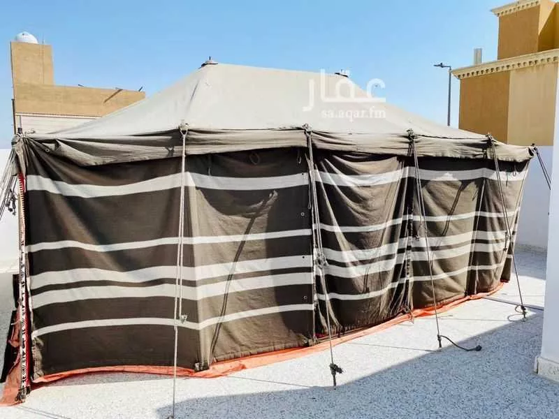 فيلا 10 غرف في طيبة 3