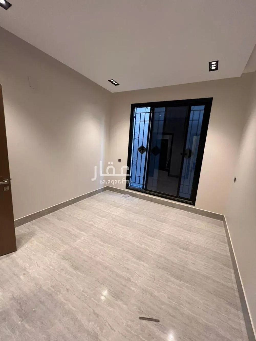 فيلا 5 غرف في الرمال 4