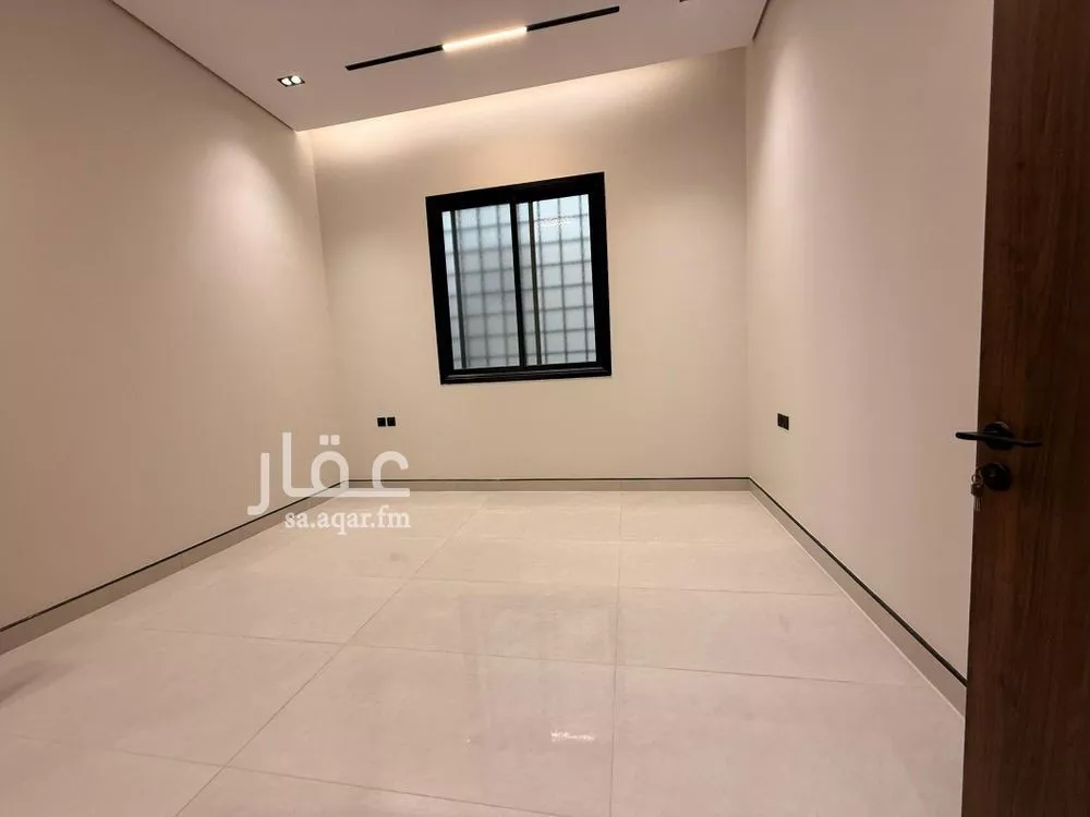 شقة 6 غرف في الرمال 5