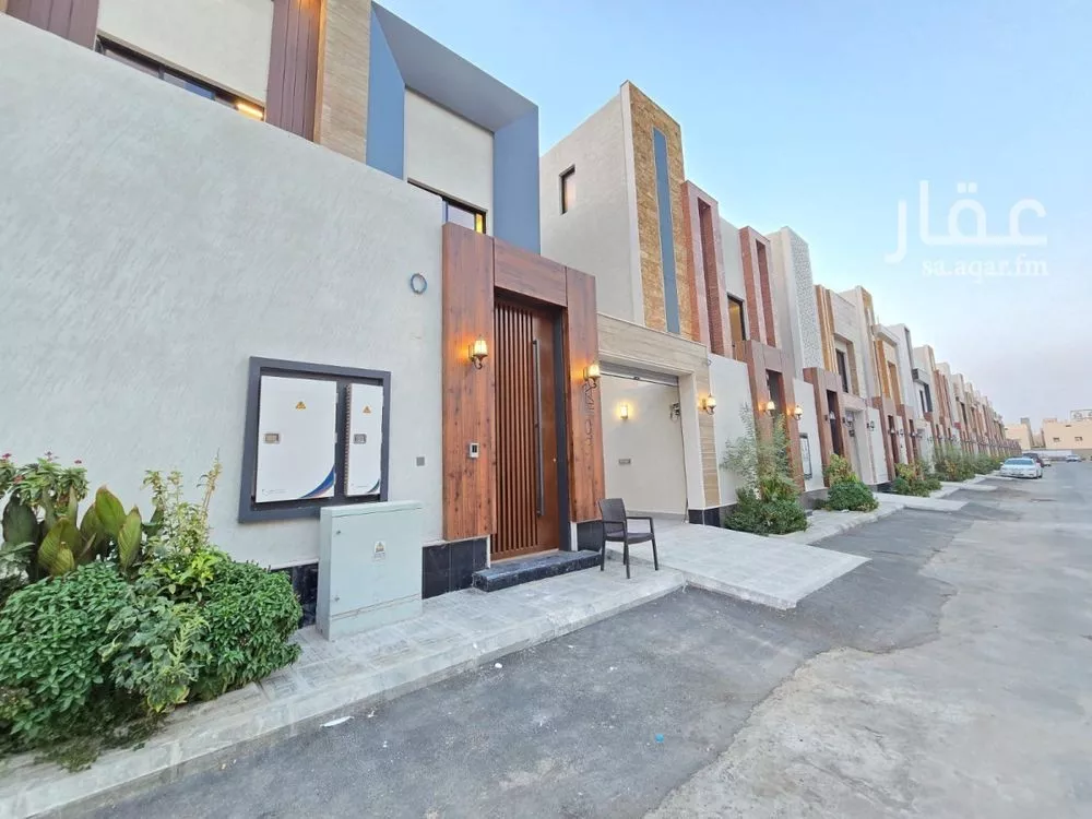 4 bedroom floor in Al Rimal 1