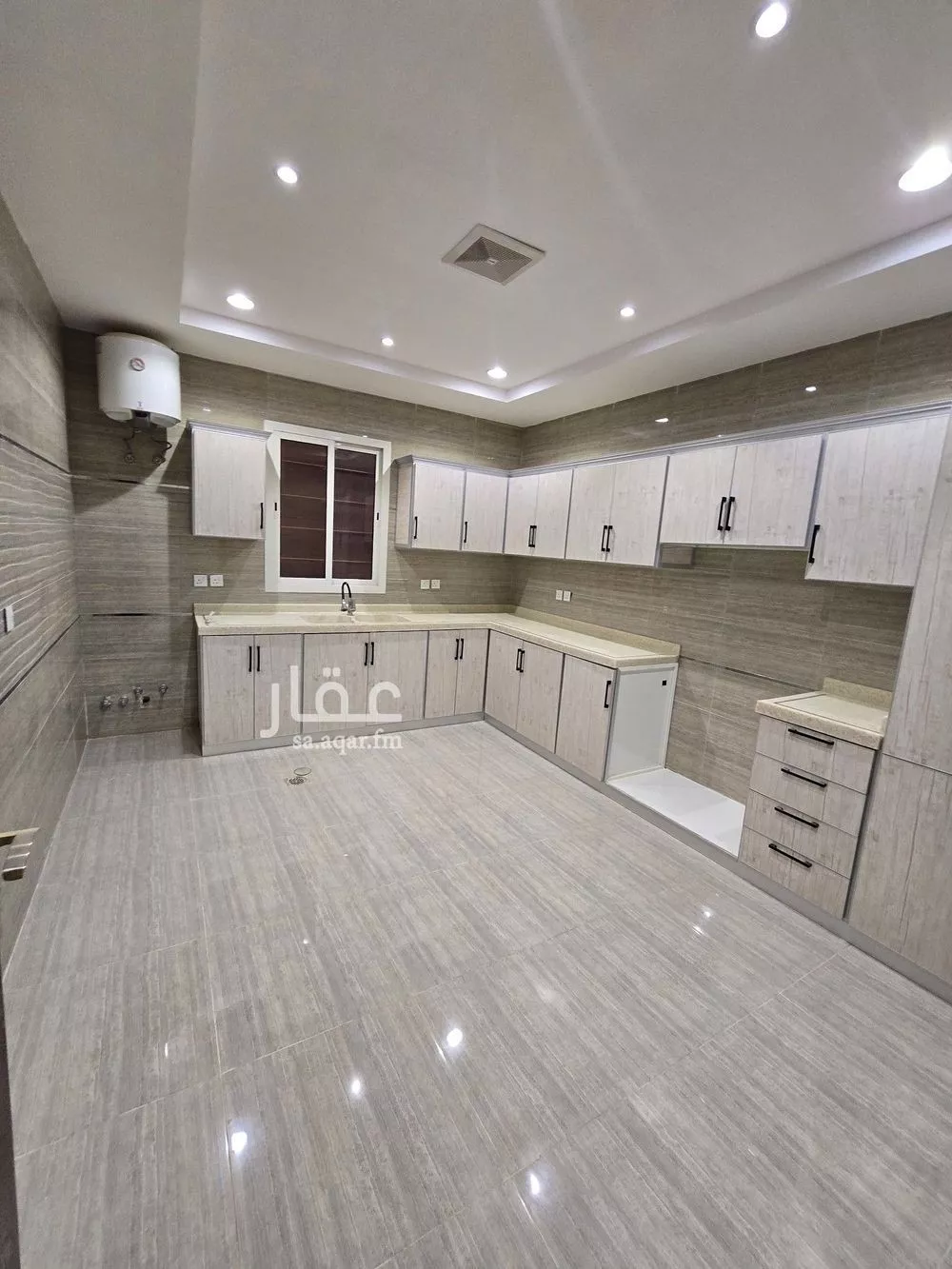 4 bedroom floor in Al Narjis 2