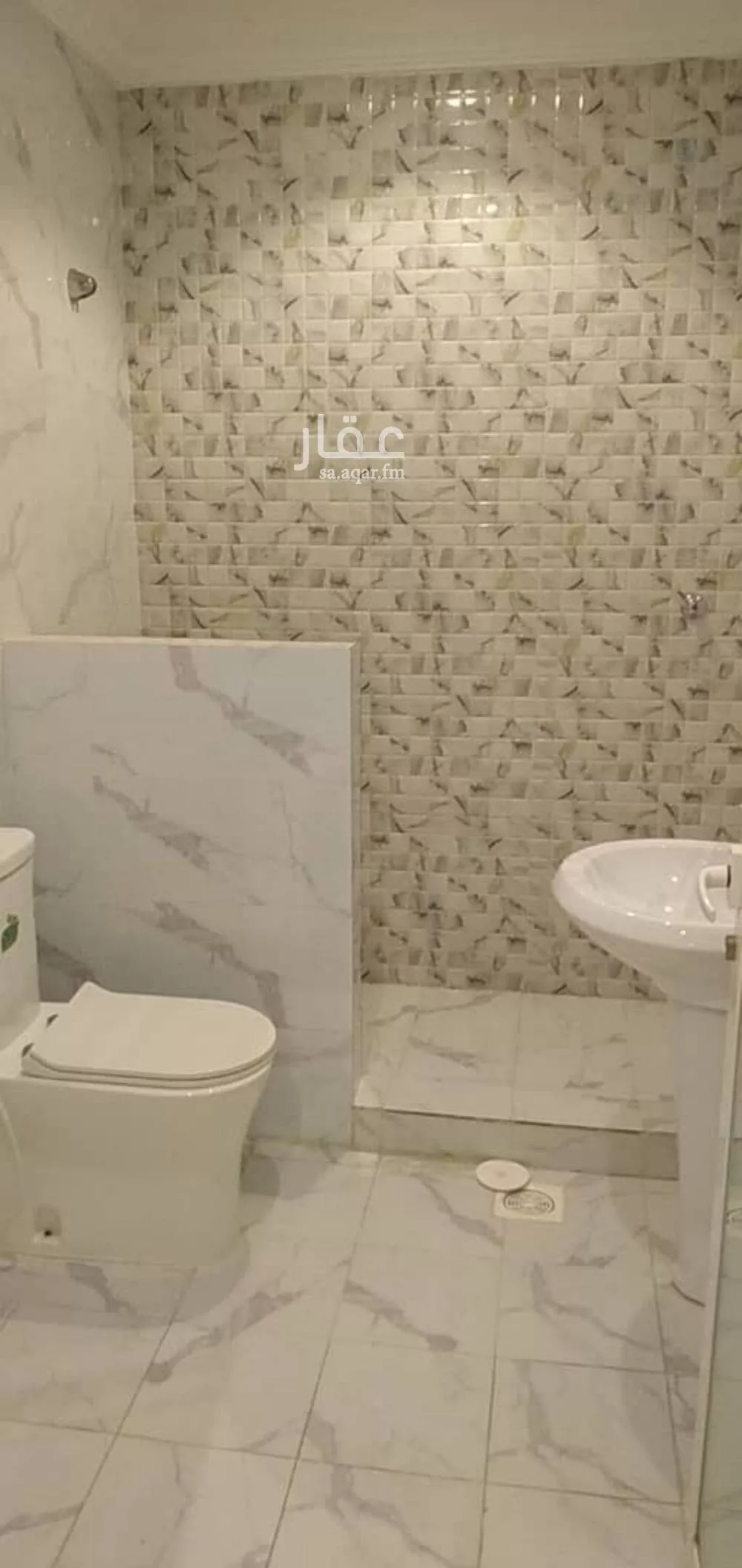 عمارة 750 م² في النزهة 4