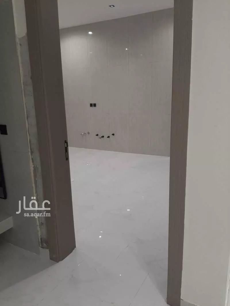 فيلا 5 غرف في ضاحية الملك فهد 2