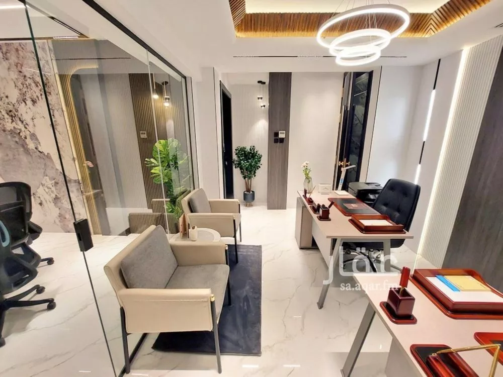 مكتب 55 م² في العليا 2