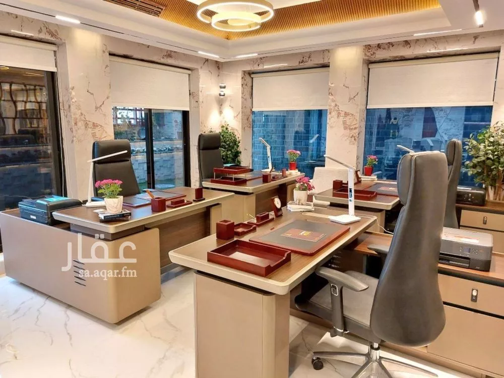 مكتب 65 م² في العليا 4