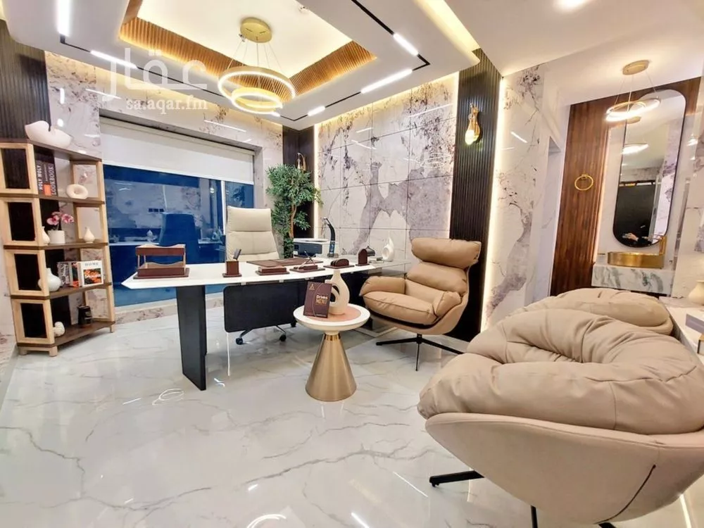 مكتب 65 م² في العليا 5