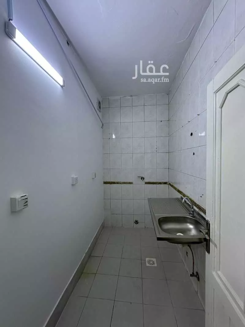 2 bedroom apartment in Mishrifah, Jeddah 5