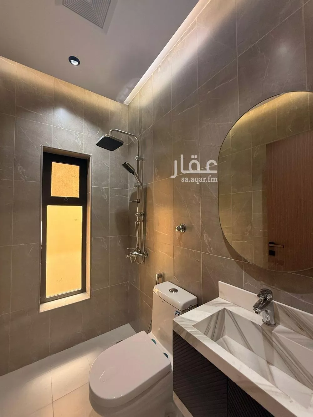 شقة 4 غرف في الروضة 5