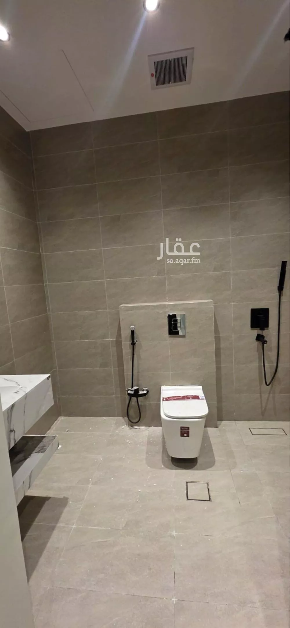 فيلا 6 غرف في العارض 4