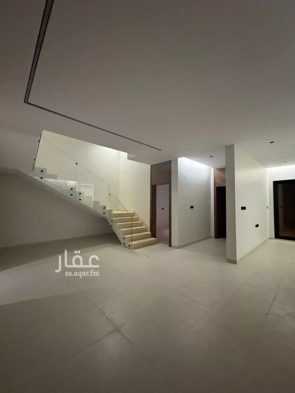 فيلا 6 غرف في العارض 4