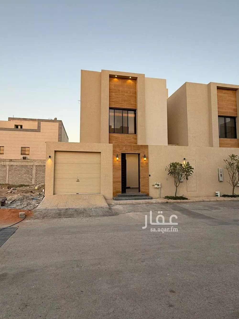 فيلا 6 غرف في العارض 1