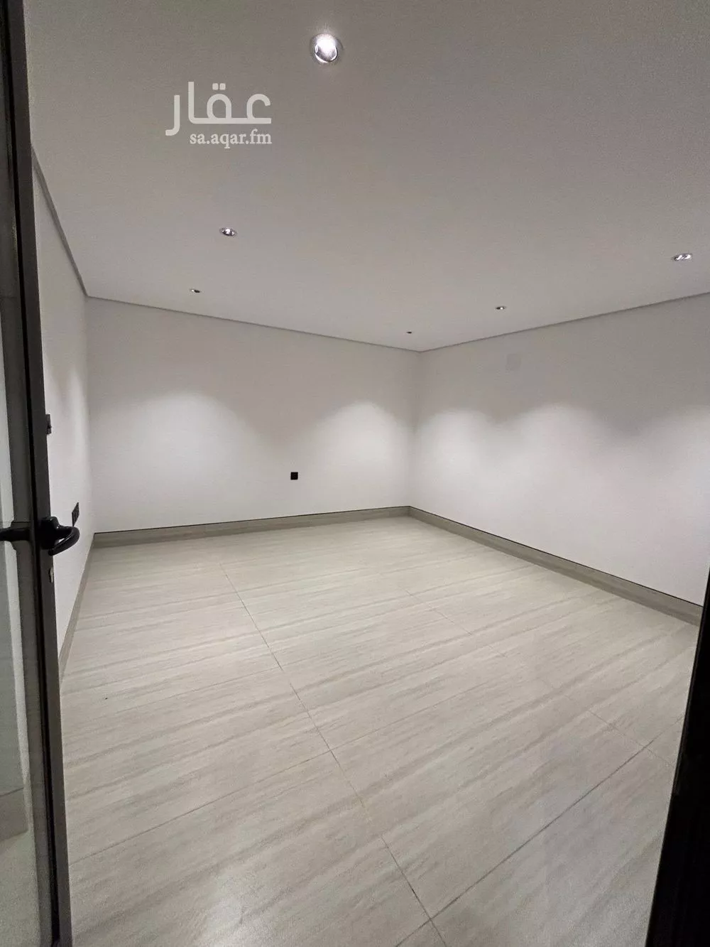 فيلا 6 غرف في النرجس 3