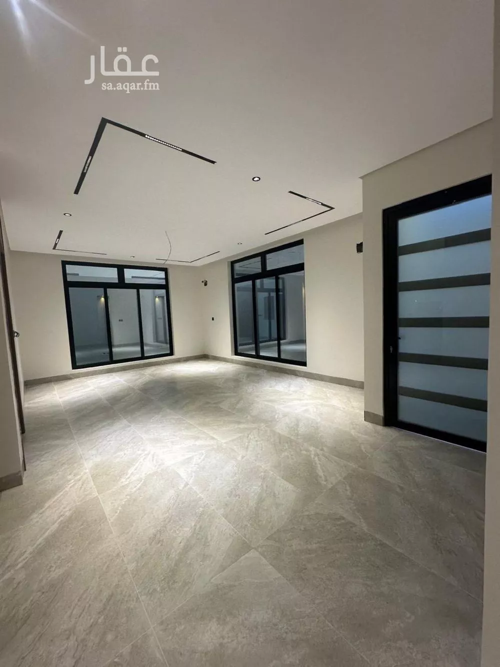 فيلا 8 غرف في الشرق 3